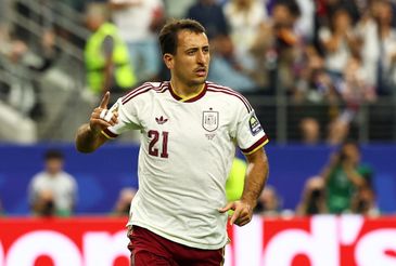 Soccer Football - FIFA World Cup 2026 - Semi Final - France v Spain - Dallas Stadium, Arlington, Texas, U.S. - July 14, 2026 Spain's Mikel Oyarzabal celebrates scoring their first goal REUTERS/Kai Pfaffenbach