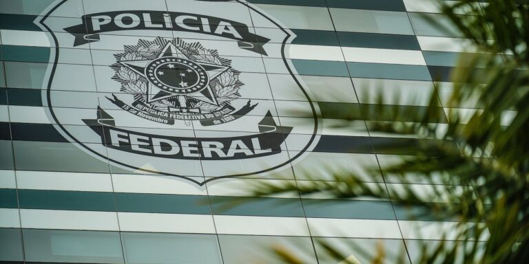 Em manifestação escrita, Flávio Bolsonaro nega ter caluniado Lula