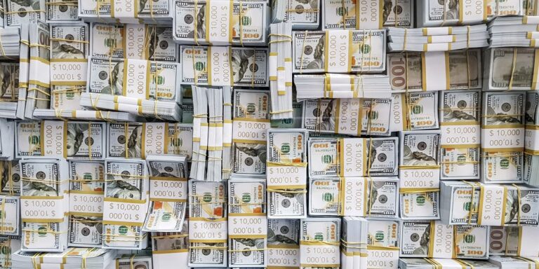 Dólar cai a R$ 5,14 com alívio no mercado externo