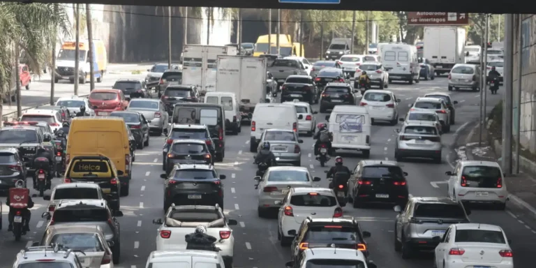 SP: segundo dia de greve paralisa parcialmente três linhas da CPTM