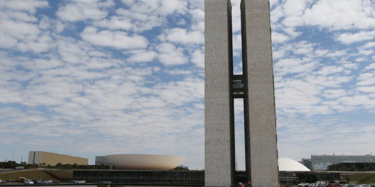 Congresso mais conservador deve mudar agenda, diz professor